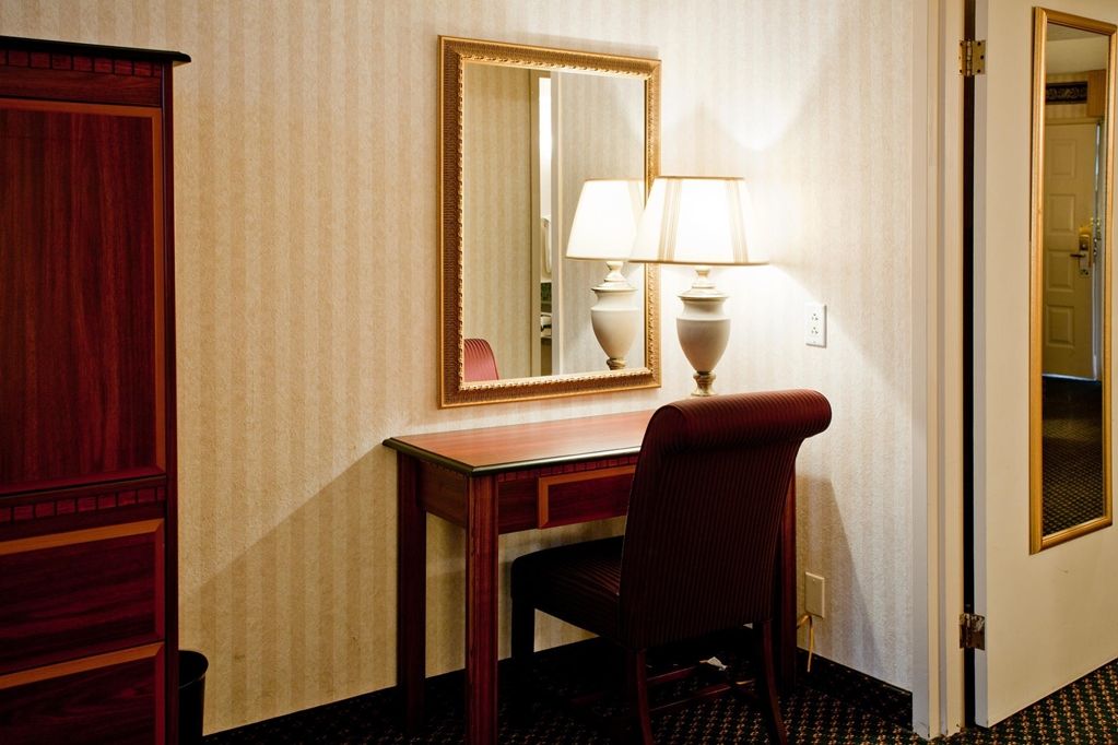 Embassy Suites By Hilton Detroit - Livonia/Novi Quarto foto